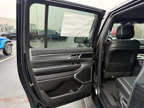 New 2026 Jeep Grand Wagoneer L 4WD w/ Premium Group I image 34