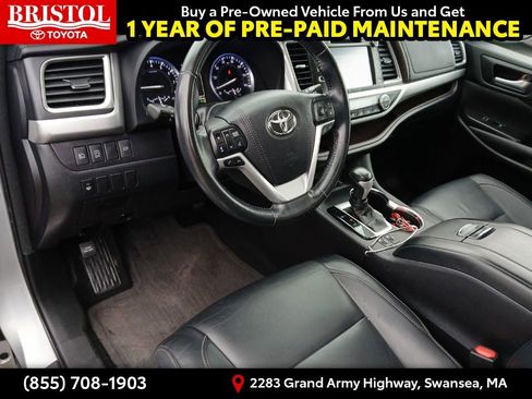 Used 2017 Toyota Highlander XLE w/ Carpet Mat Package image 16