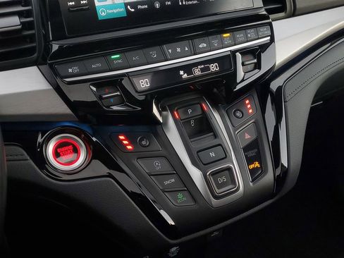 Used 2025 Honda Odyssey Touring image 23