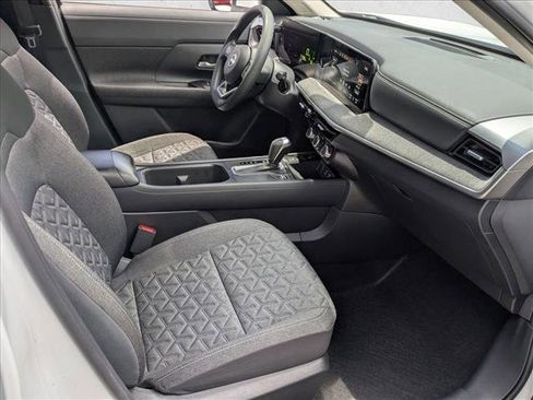 Certified 2025 Nissan Kicks SV FWD image 19