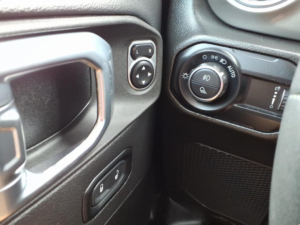 Used 2023 Jeep Gladiator Overland AWD/4WD image 20