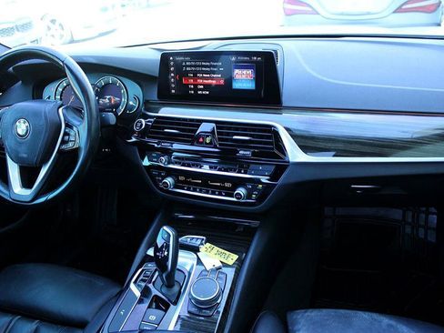 Used 2019 BMW 530i w/ Convenience Package image 19