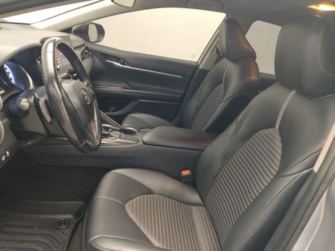 Used 2022 Toyota Camry SE FWD image 17