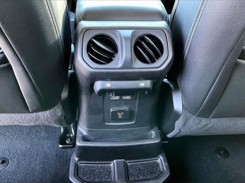 Certified 2018 Jeep Wrangler Unlimited Sahara image 15