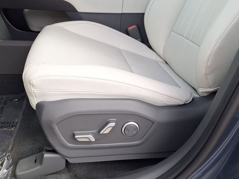 New 2025 Hyundai Santa Fe SEL AWD/4WD image 10