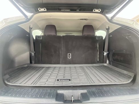 Used 2023 Toyota Highlander LE image 16