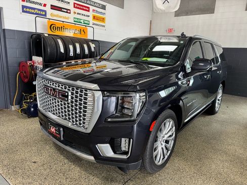 Used 2023 GMC Yukon Denali w/ Denali Reserve Package image 2