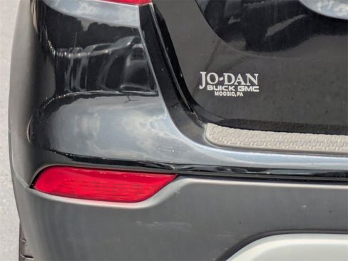 Certified 2022 Buick Encore Preferred w/ Safety Package image 26