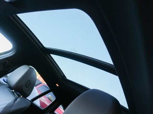 Certified 2025 BMW X4 xDrive30i image 15