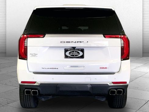 Used 2025 GMC Yukon Denali AWD/4WD image 3