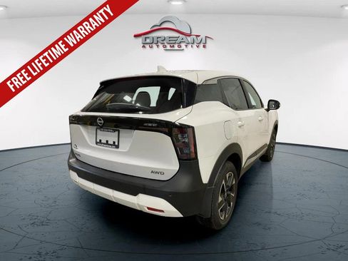 Used 2025 Nissan Kicks SV AWD/4WD image 17