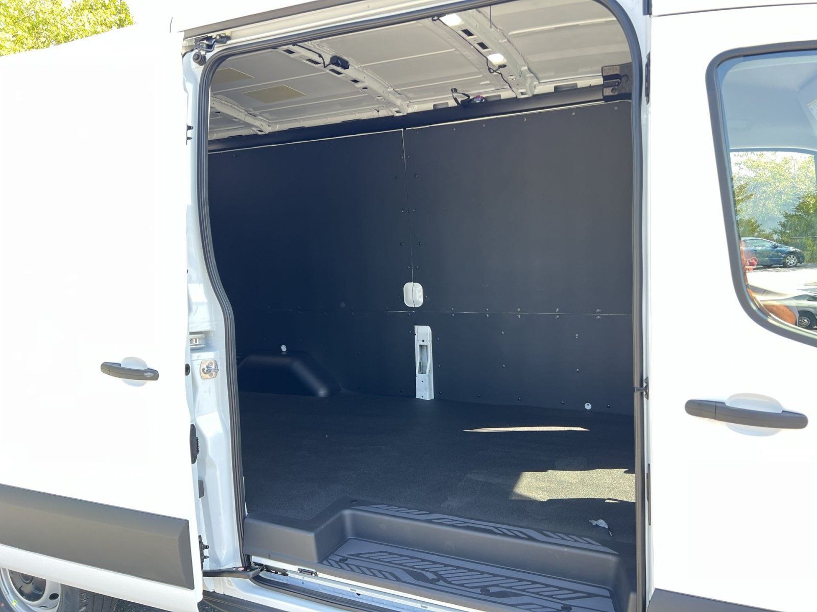 New 2027 Ford Transit 250 148 Medium Roof w/ Load Area Protection Package RWD image 23