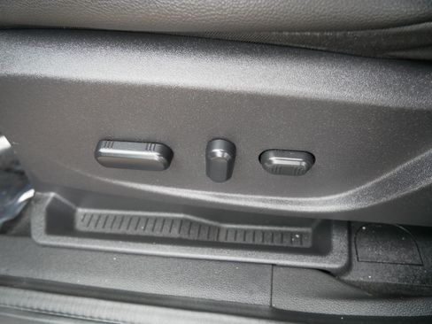 Used 2015 Ford C-MAX Energi SEL w/ Equipment Group 302A image 19