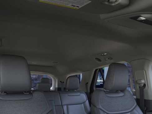 New 2025 Ford Explorer Active w/ Active Comfort Package image 22