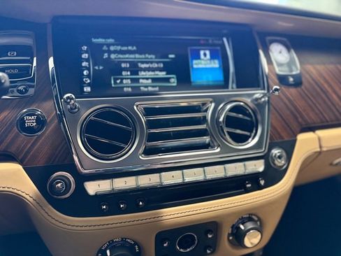 Used 2019 Rolls-Royce Wraith image 26