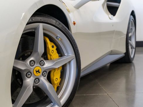 Used 2018 Ferrari 488 Spider image 22