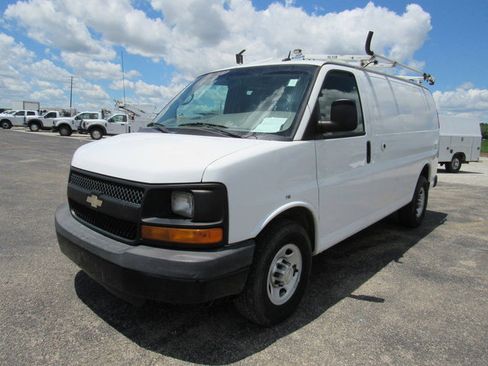 Used 2015 Chevrolet Express 2500 RWD image 7