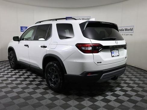 New 2025 Honda Pilot TrailSport image 4