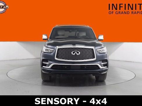 Used 2023 INFINITI QX80 Sensory image 2