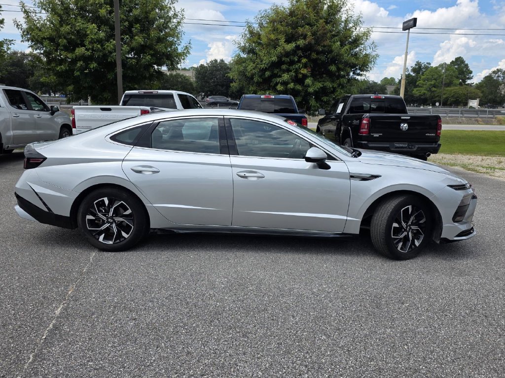 Used 2025 Hyundai Sonata SEL FWD image 28