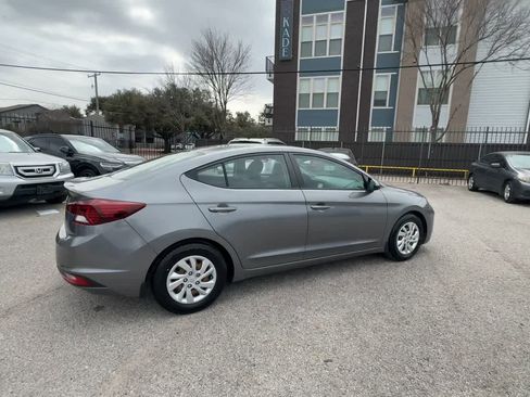 Used 2019 Hyundai Elantra SE w/ Cargo Package image 8