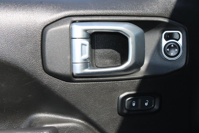 Used 2024 Jeep Wrangler Unlimited Rubicon 4xe AWD/4WD image 13