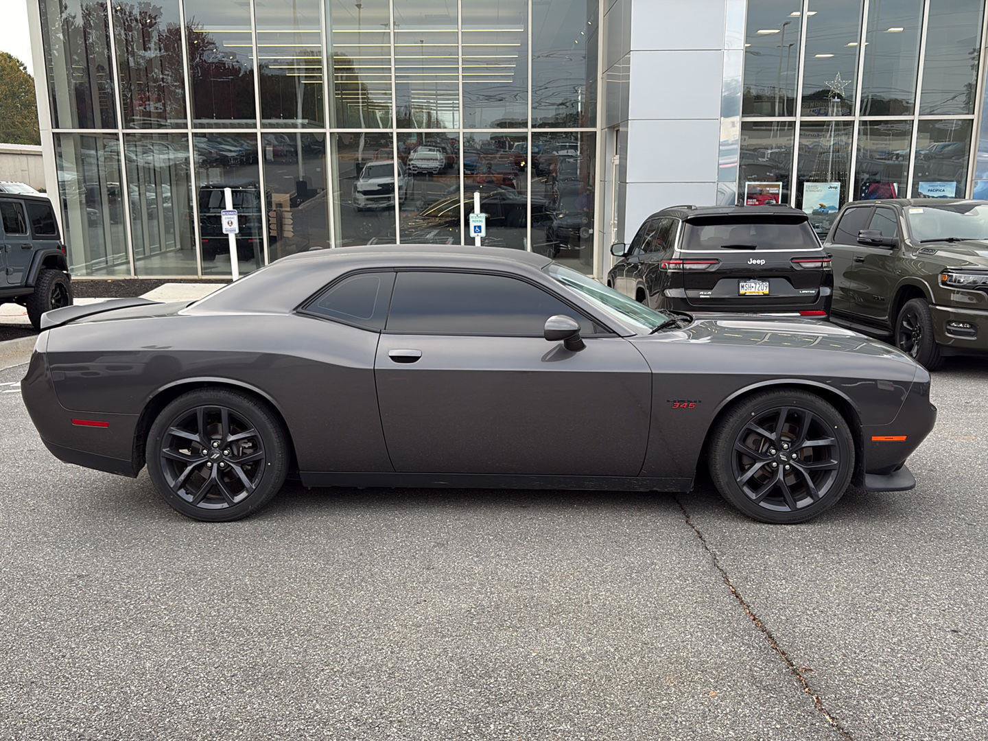 Used 2020 Dodge Challenger R/T w/ Blacktop Package RWD image 6