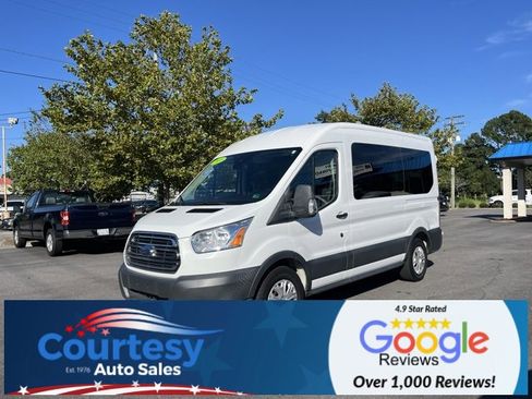 Used 2018 Ford Transit 150 XLT image 3