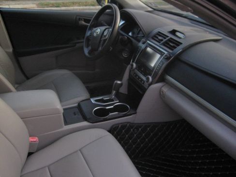 Used 2012 Toyota Camry LE image 15