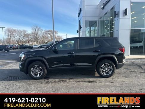 Used 2025 GMC Terrain Elevation image 5