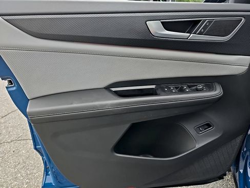 Certified 2025 Volkswagen Atlas Cross Sport SEL AWD/4WD image 13