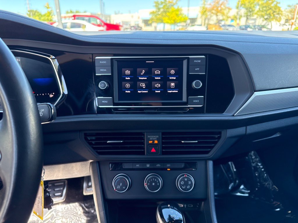 Used 2023 Volkswagen Jetta Sport FWD image 18