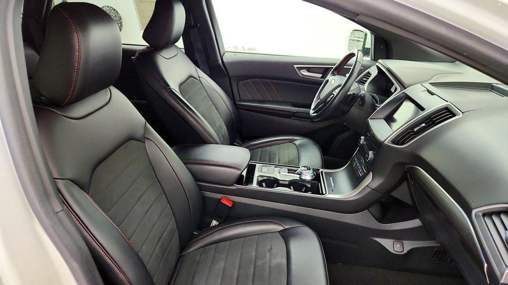 Used 2020 Ford Edge ST-Line w/ Cold Weather Package AWD/4WD image 24