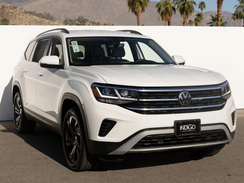 Used 2023 Volkswagen Atlas SE w/ Black Wheel Package AWD/4WD image 2