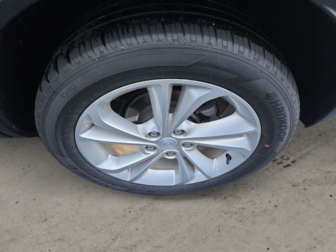 Used 2023 Buick Encore GX Preferred image 9