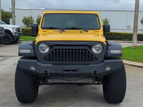 Used 2019 Jeep Wrangler Unlimited Sport S image 2