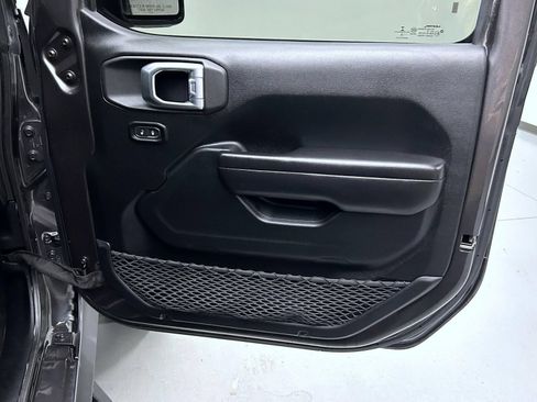Used 2020 Jeep Wrangler Sport AWD/4WD image 16