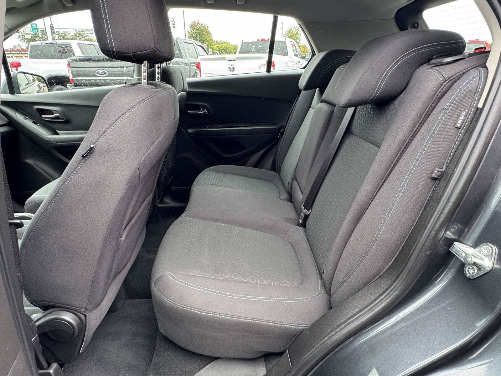Used 2016 Chevrolet Trax LS AWD/4WD image 27