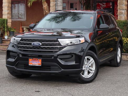 Used 2023 Ford Explorer XLT w/ Class IV Trailer Tow Package image 4