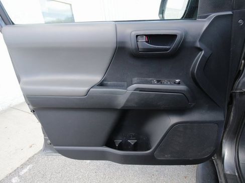 Used 2018 Toyota Tacoma SR5 image 16