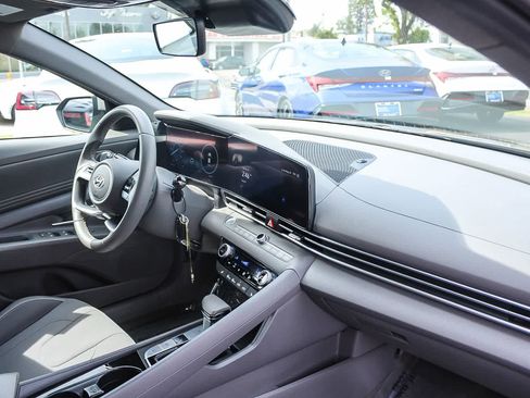 Certified 2023 Hyundai Elantra SEL w/ Convenience Package image 21