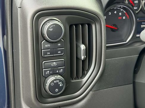 Used 2022 Chevrolet Silverado 1500 Custom Trail Boss w/ Safety Confidence Package AWD/4WD image 18