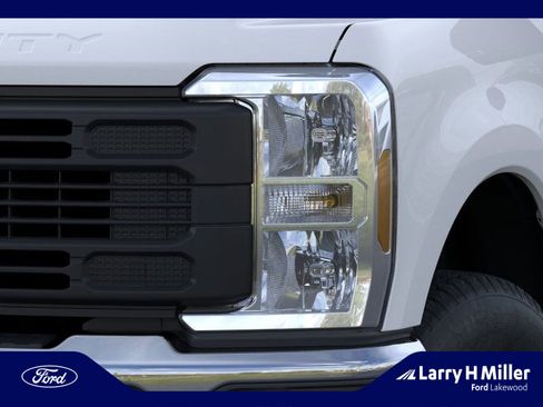 Used 2026 Ford F250 XL w/ XL Chrome Package image 18