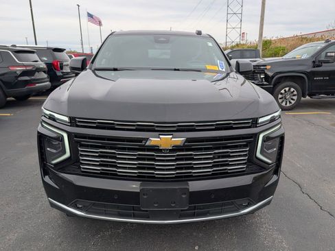 Used 2025 Chevrolet Suburban High Country AWD/4WD image 2