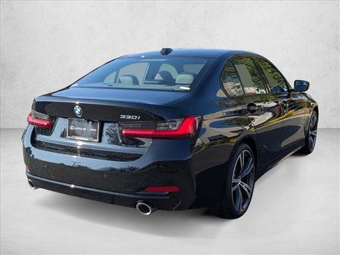 Used 2023 BMW 330i Sedan w/ Premium Package image 7