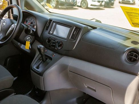 Used 2020 Nissan NV200 S FWD image 10