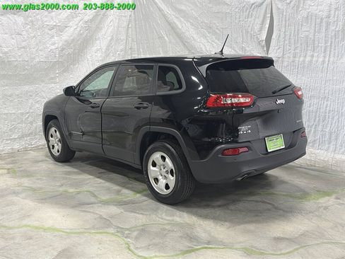 Used 2017 Jeep Cherokee Sport w/ Safety Group AWD/4WD image 7