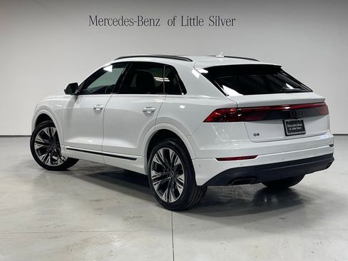 Used 2025 Audi Q8 Premium image 3
