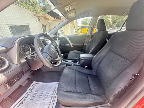 Used 2015 Toyota RAV4 LE FWD image 14
