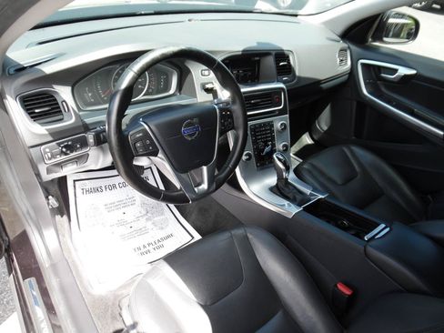 Used 2017 Volvo S60 T5 Dynamic FWD image 12